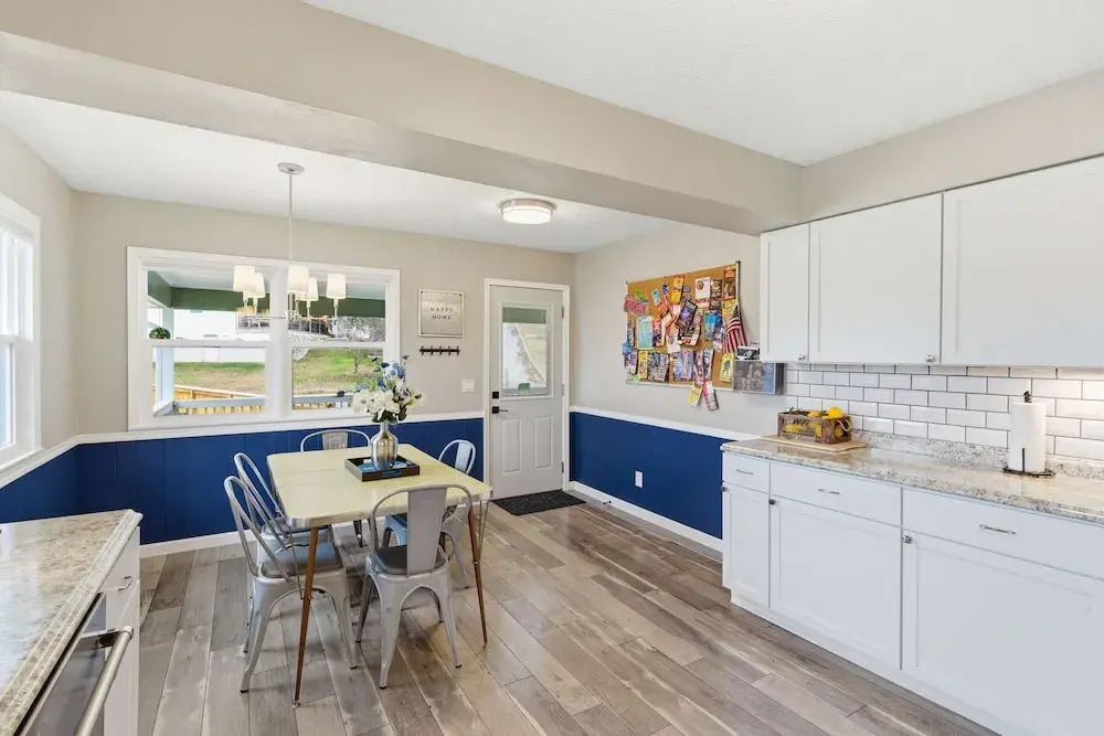 Branson Downtown Beauty - 4 BDR Home Sleeps 15