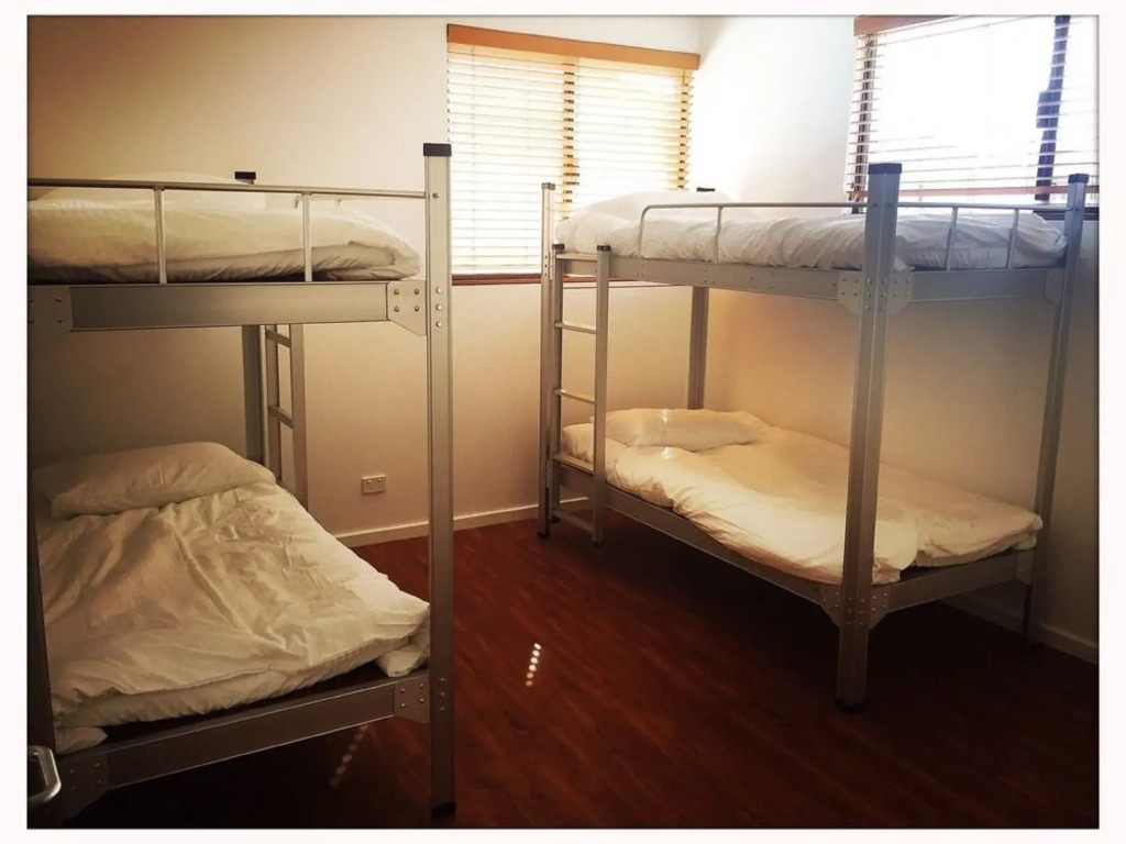 Downtown Backpackers Hostel Perth - note - Valid Passport required for check in