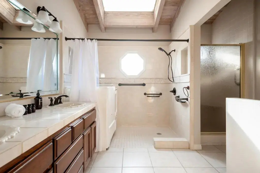 Sea Glass by Avantstay | Beach House on Balboa Peninsula W/ Patio