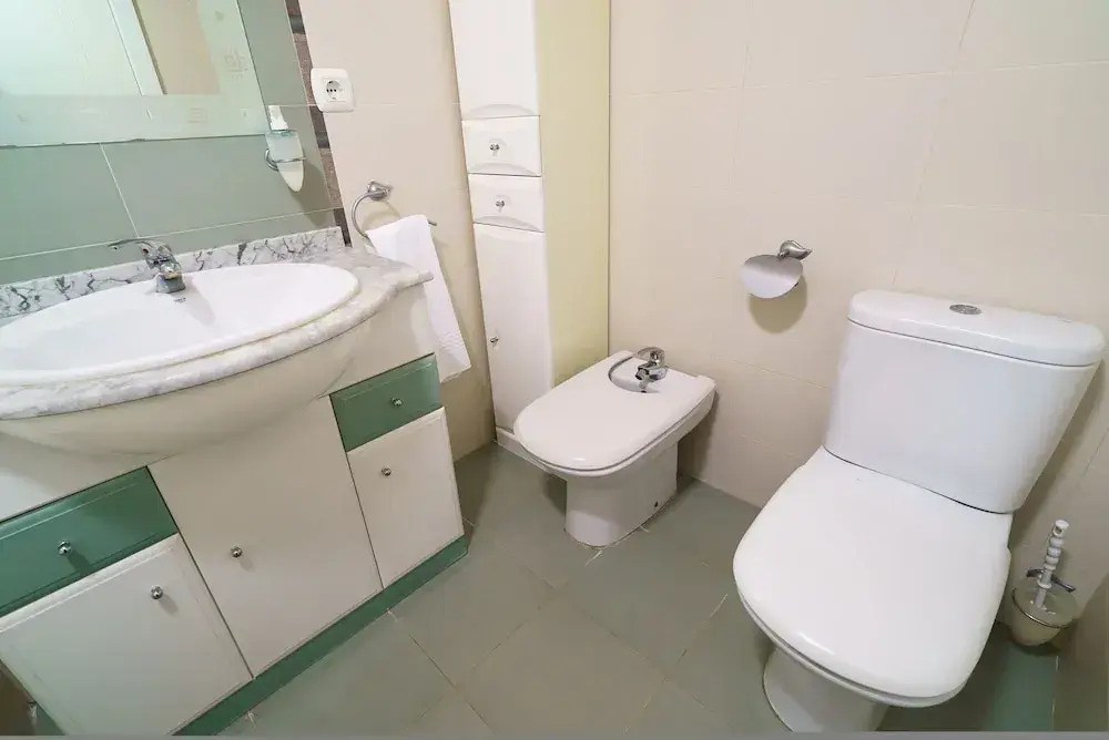 Fais in D nia With 2 Bedrooms and 2 Bathrooms