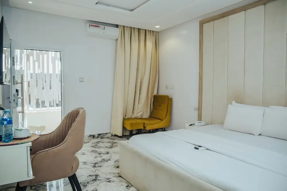 The Rock Aparthotel
