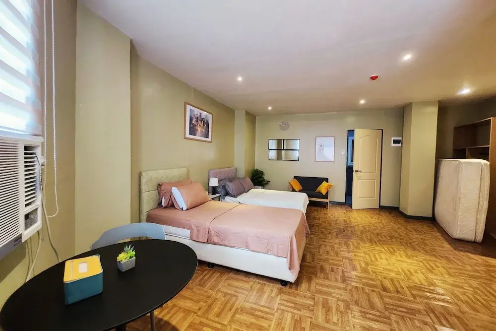 Freddo Studio Apartelle