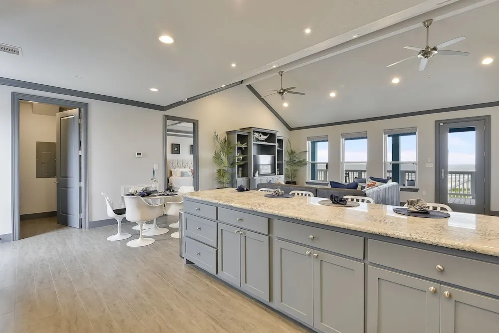 Honu Beachfront House 3 Bedrooms 2 Bathrooms Home