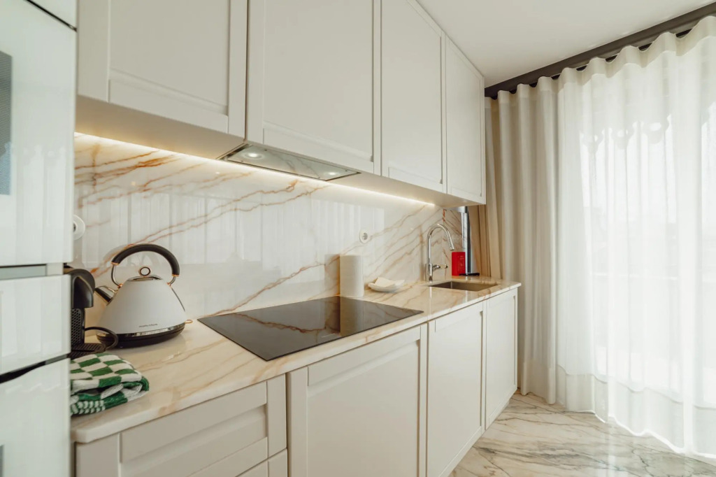 Downtown Penthouse With River View by Vacationy