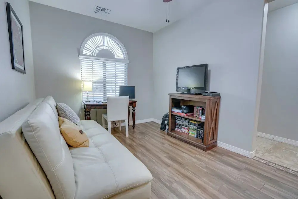 Glendale Home Near Westgate Entertainment District