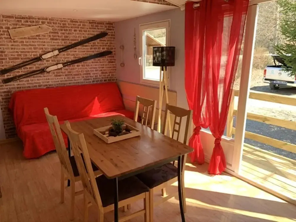 Chalet With 2 Bedrooms in Saint-léger-les-mélèzes, With Wonderful Mountain View and Furnished Garden