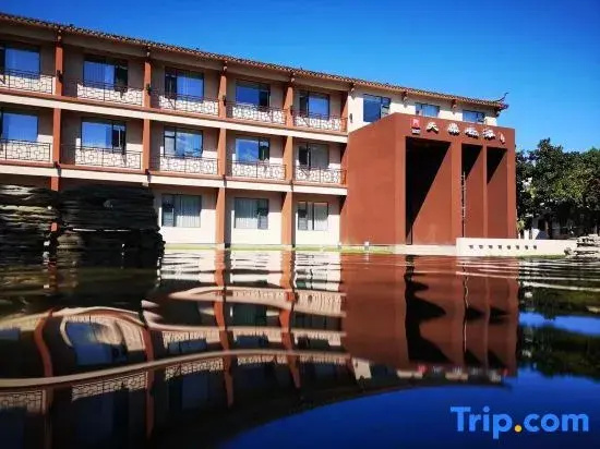 Zhangjiajie Tianchong Yunhai Courtyard Hotel-At the East gate of Zhangjiajie National Forest Park English Butler, Free Luggage Storage, Tour Plan -reserve tickets for various scenic spots-Self-Service Laundry