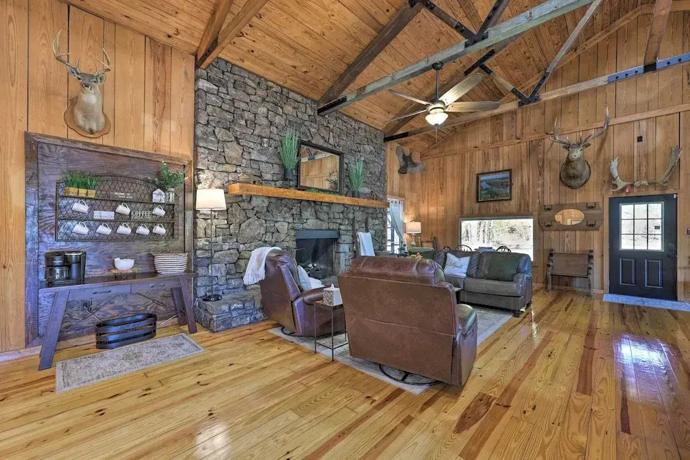 Waterfront Deck: Home on Ouachita River!