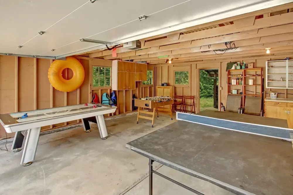 Peaceful Pines Cabin - Three Bedroom Home with Hot Tub