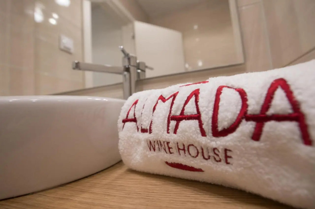 Almada Wine House - Tourism Apartments