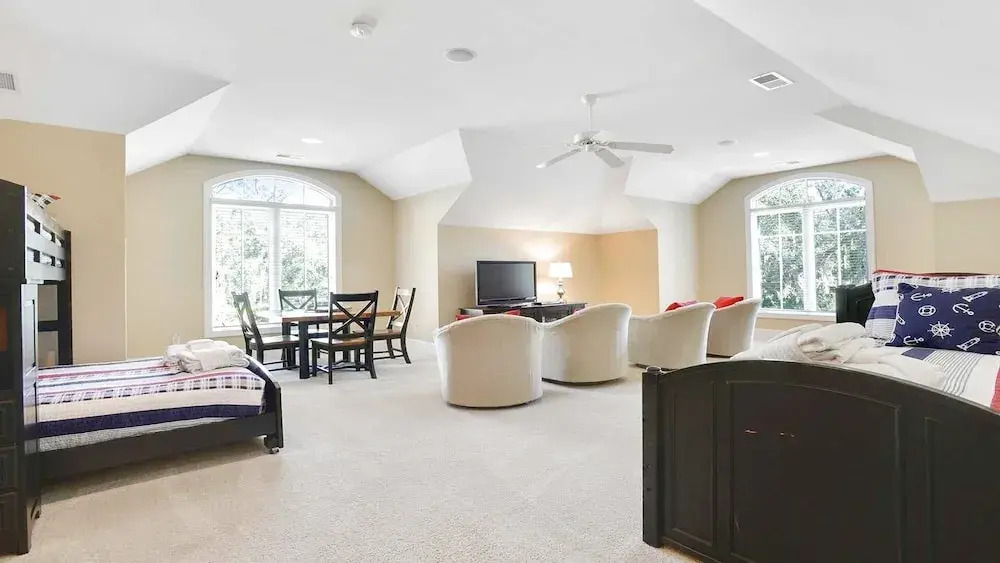 1a Sea Lane 6 Bedroom Home