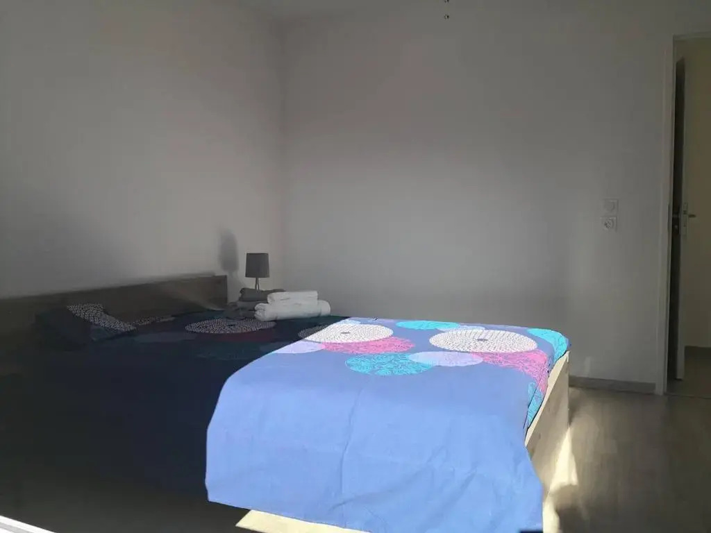 Appartement lumineux et spacieux avec terrasse et parking, à 15 min à pied du centre, parfait pour 6 pers ! - FR-1-548-6