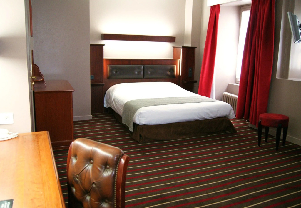 Hotel De Lunivers