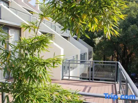 Quhua Hotel (Juhua Workers' Square Branch, Quzhou High speed Railway Station)