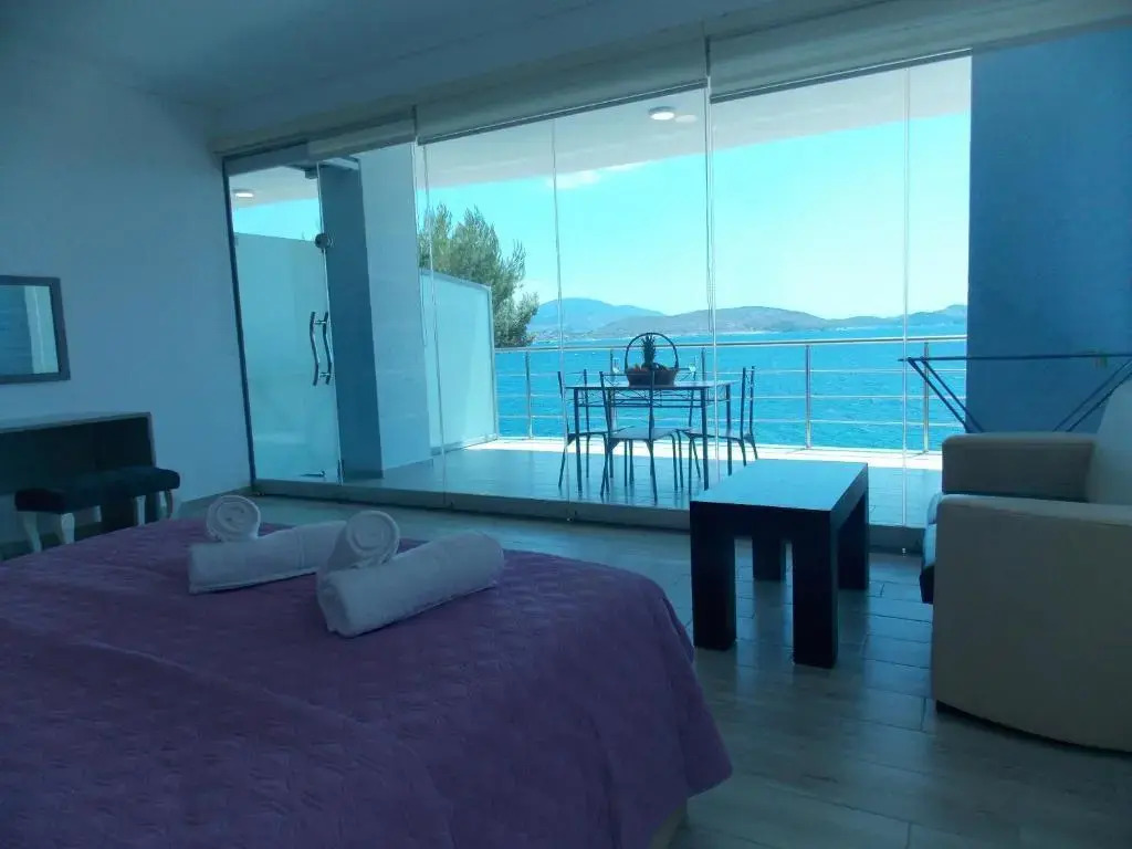 Oceanic Overview Suites
