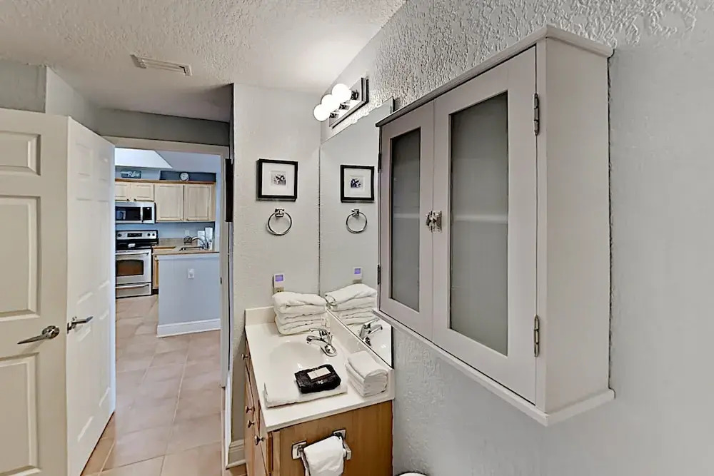 All-suite W/ Gulf-view Balcony & Pool Access 2 Bedroom Condo