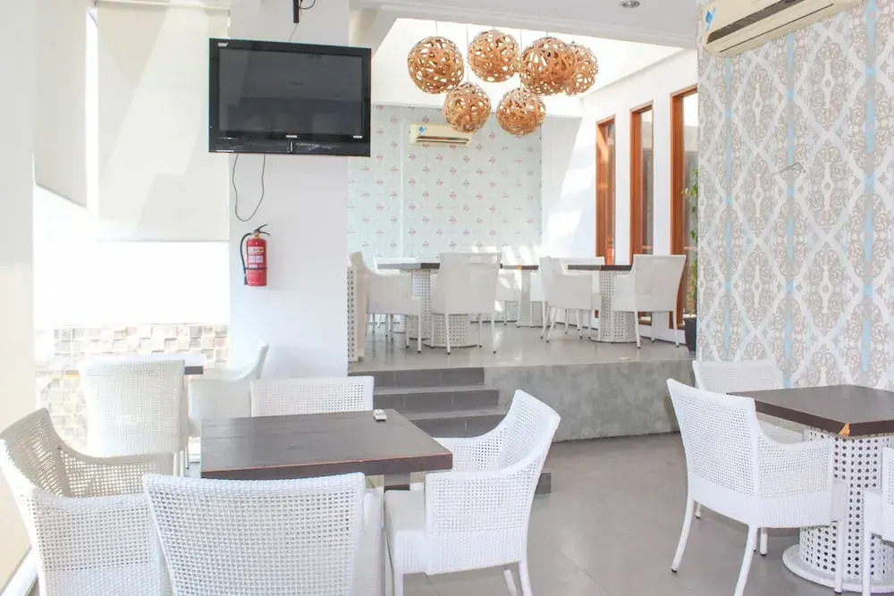 Airy Wijaya Kusuma Dukuh Kupang Timur 20 Surabaya