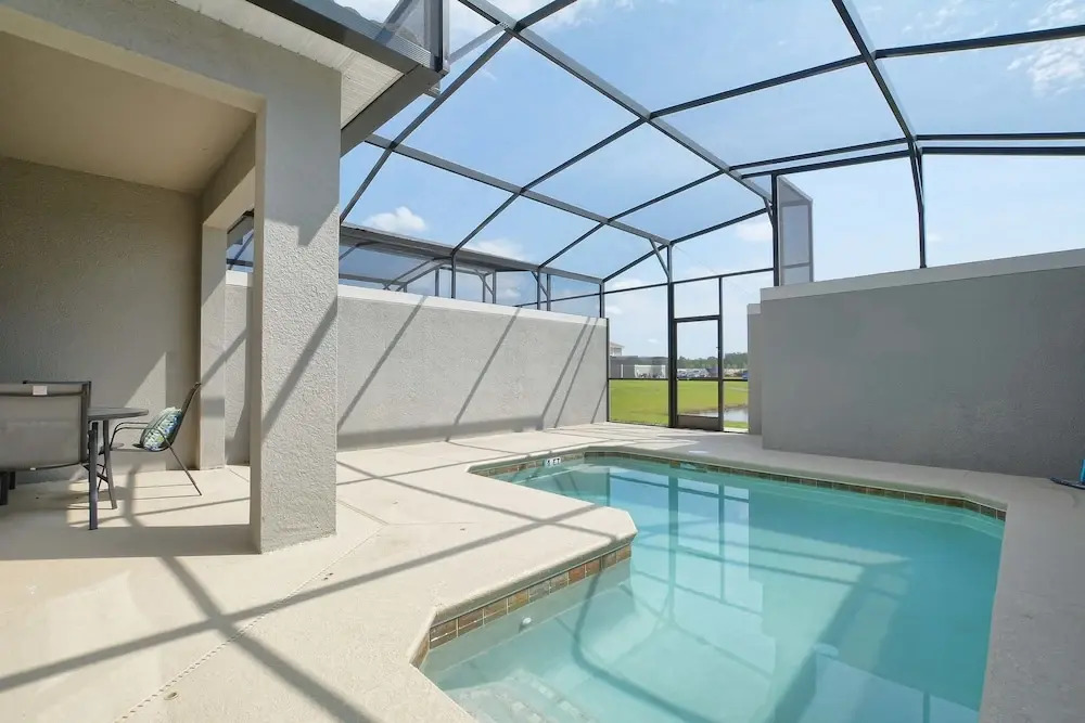 Storey Lake 4 Bedroom Townhome w Splashpool - 1618ST