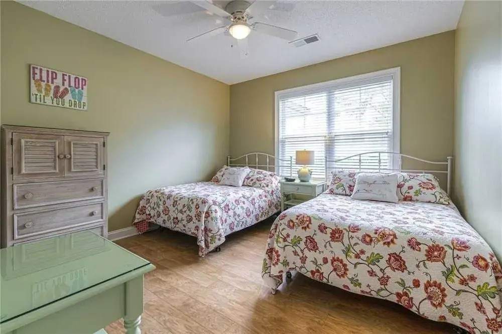 Havens 712 3 Bedroom Condo by Redawning