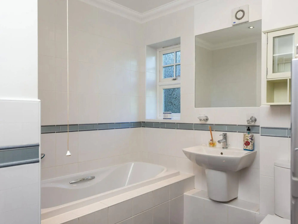 Quay Holidays - Canford Cliffs
