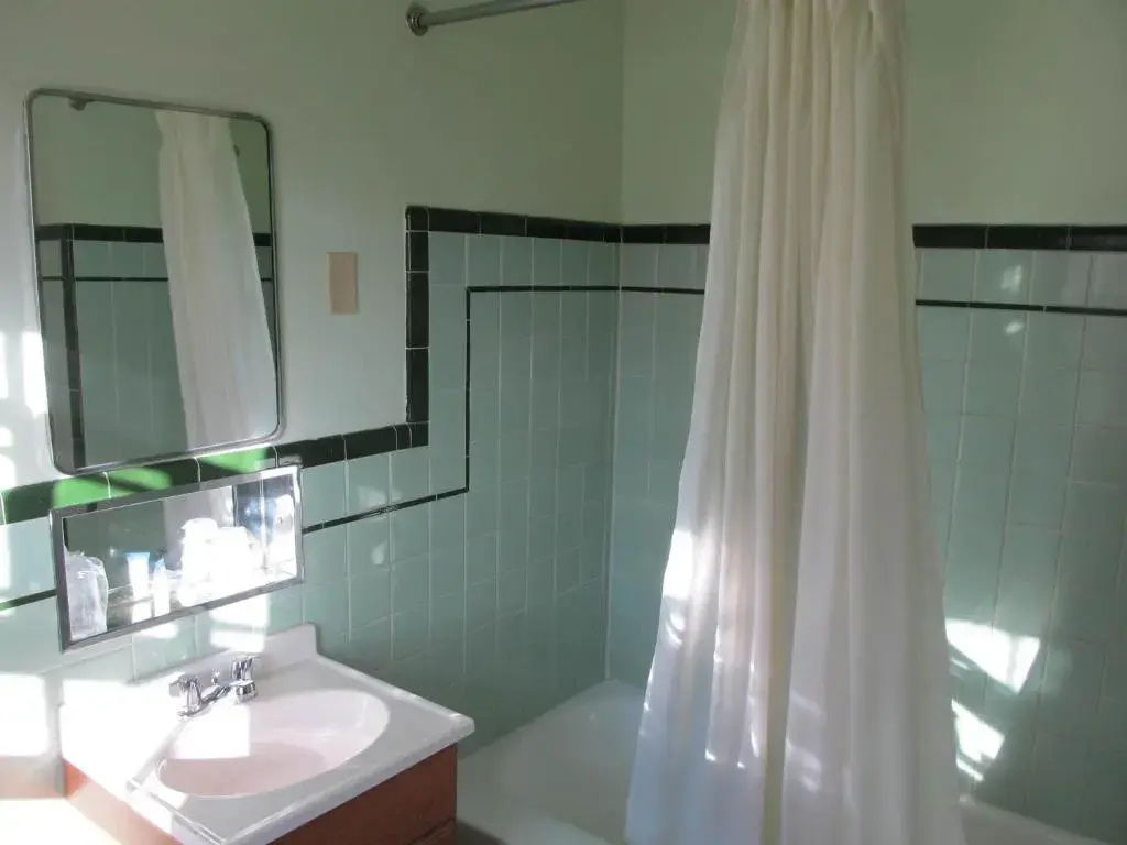Americas Best Value Inn Hancock