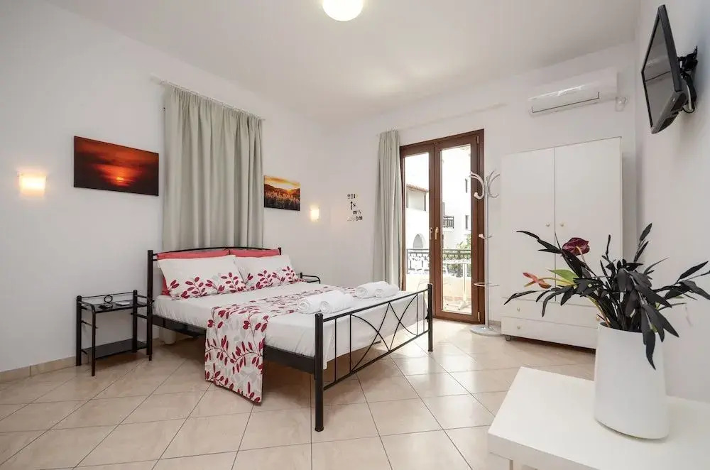 NAXOS DIAMOND Studios Apartments