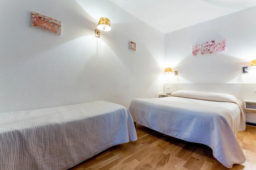 Victory Hotel Galou