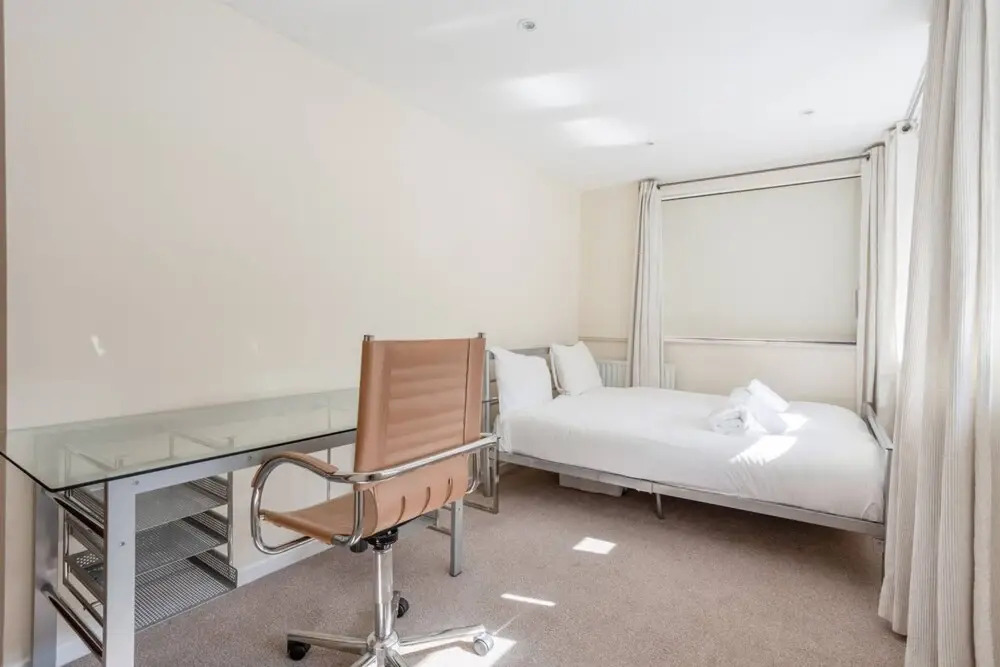 Spacious 4 Bedroom Home in Marylebone