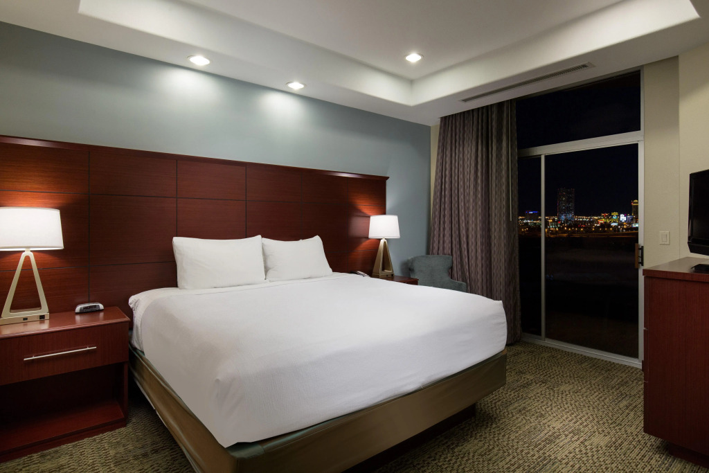 Staybridge Suites: Las Vegas - Stadium District by IHG