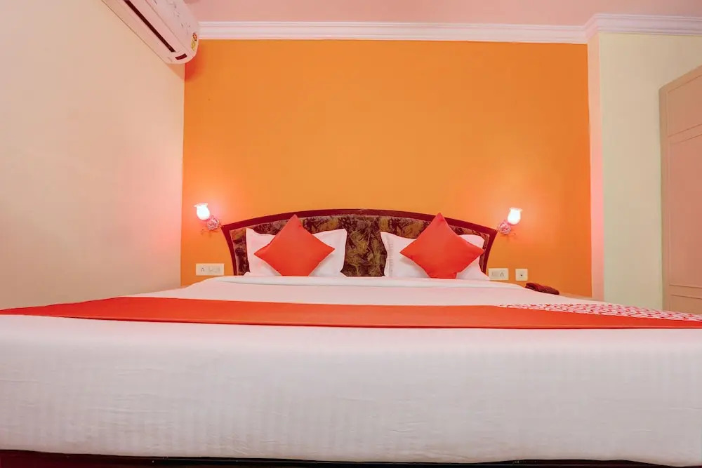 OYO 10596 Hotel Indu