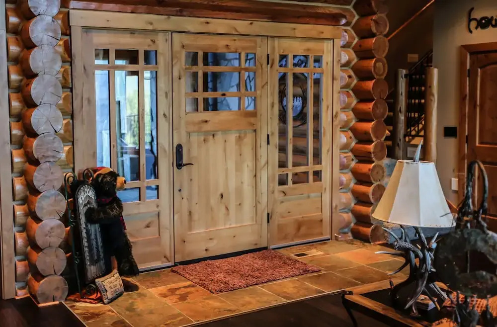 Miracle Lodge - Four Bedroom Cabin with Hot Tub