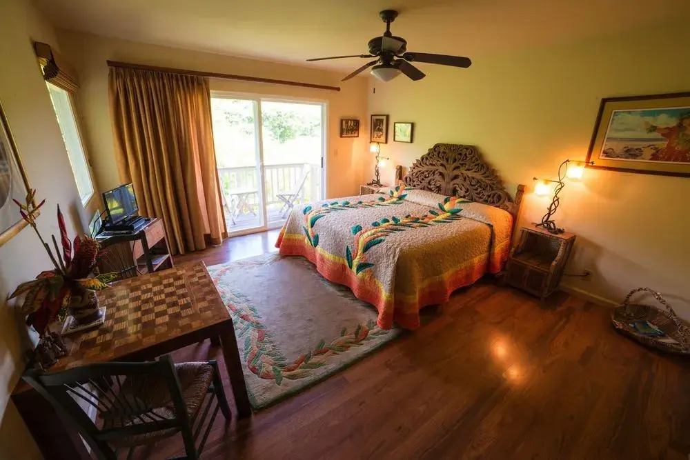 Hale Hoo Maha Bed and Breakfast