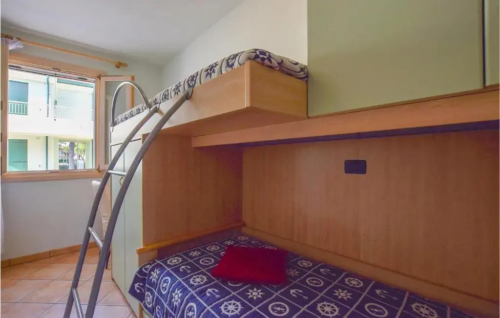 Beautiful Apartment in Jesolo With 2 Bedrooms, Wifi and Outdoor Swimming Pool