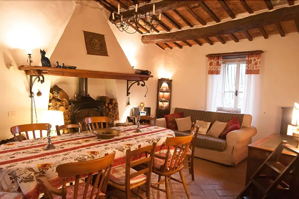 TENUTA SOSPESA - Exclusive Villa, Pool & Party Barn near Tuscany