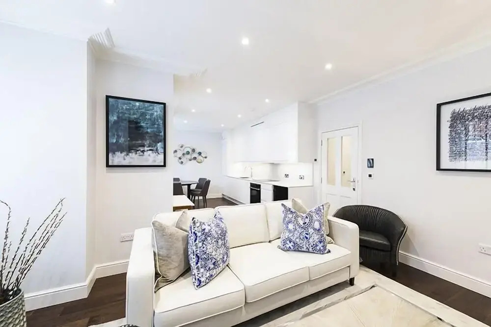 Luxury Three Bedroom - Flat 122 Lower Ground Floor