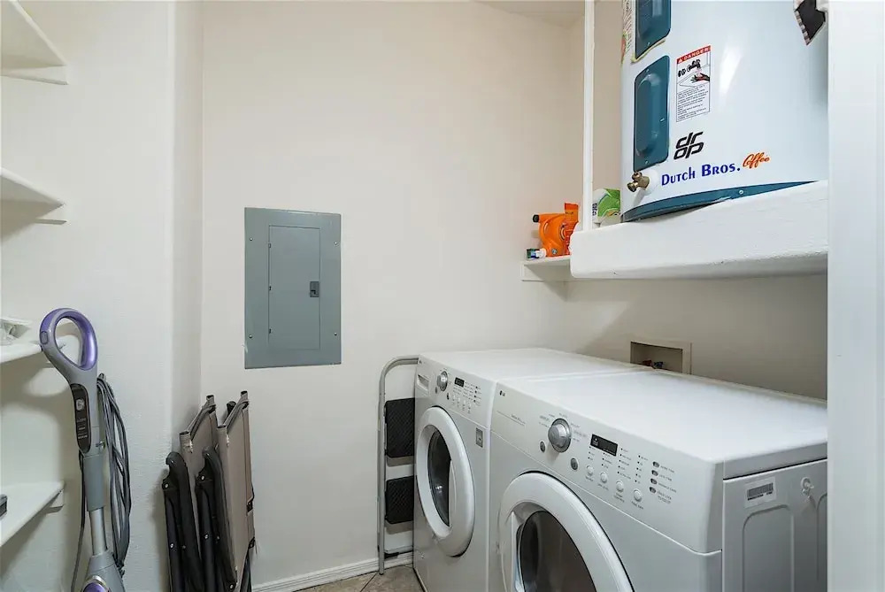 Wonderland 2 BR by Casago