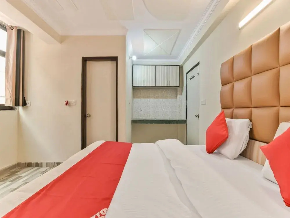 Oyo 23424 Hotel Clink