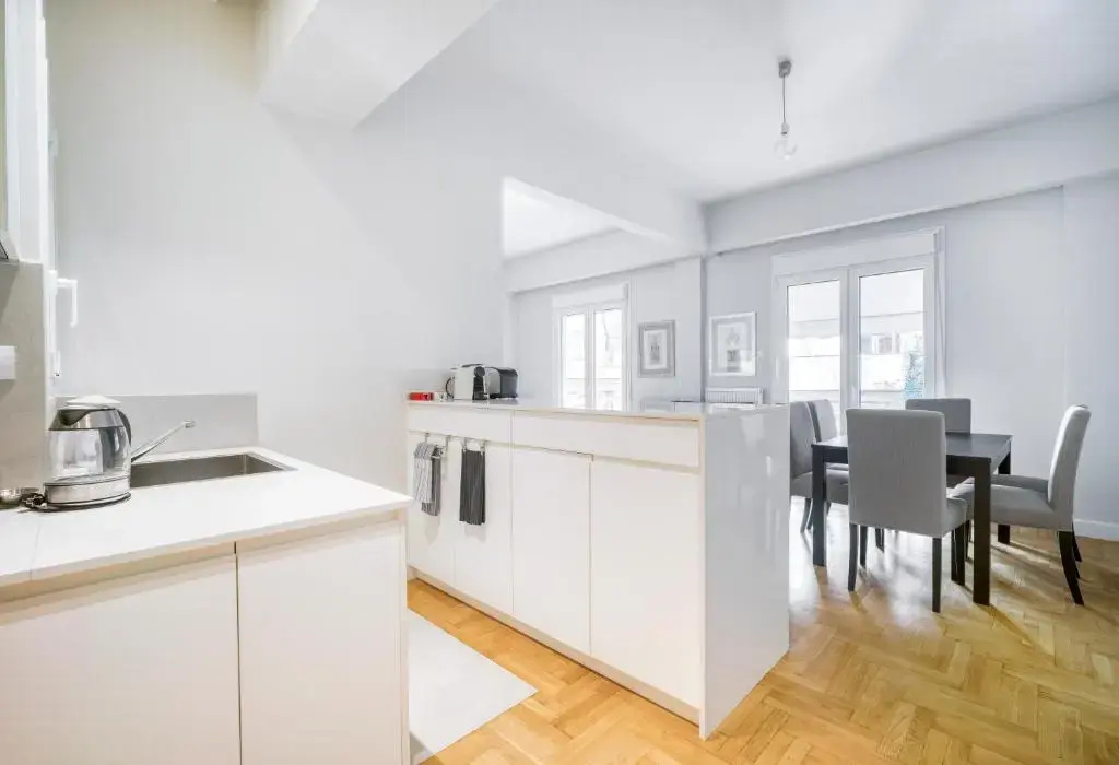 Lovely Sunlit Central Athens 2 Bedroom 2 Bathroom Condo
