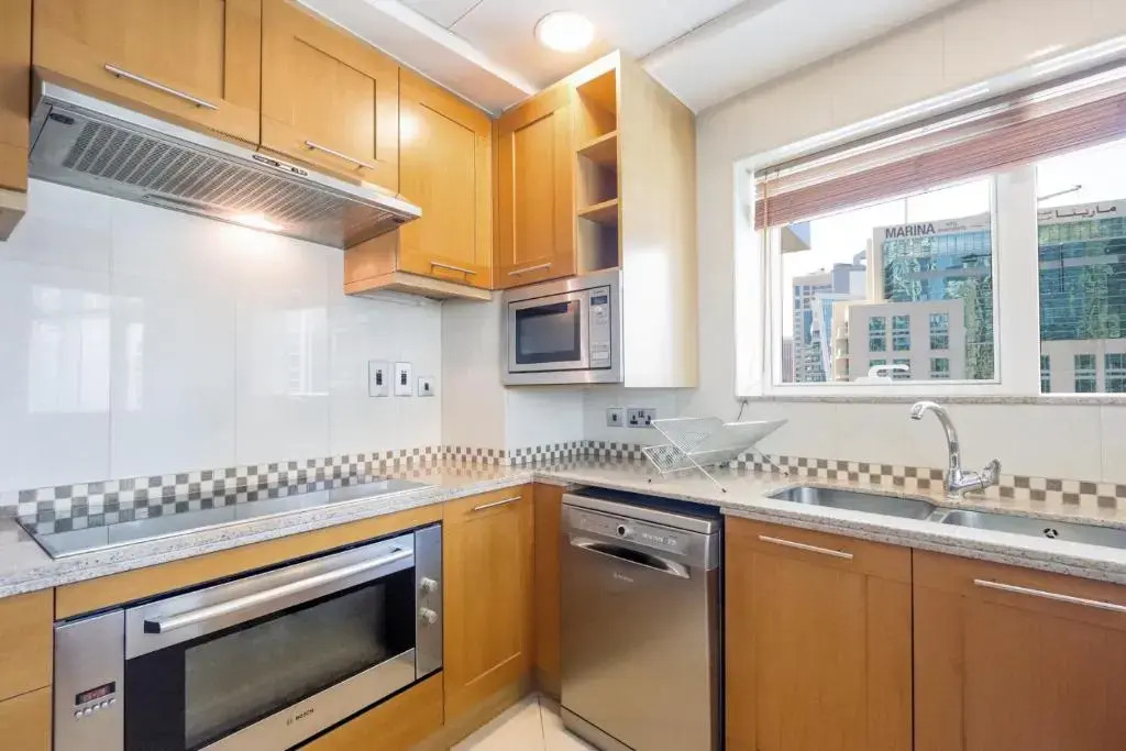 Dubai Marina 3 Bedroom Suite with Full Marina View