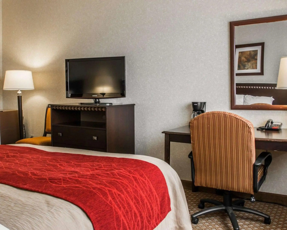 American Inn & Suites