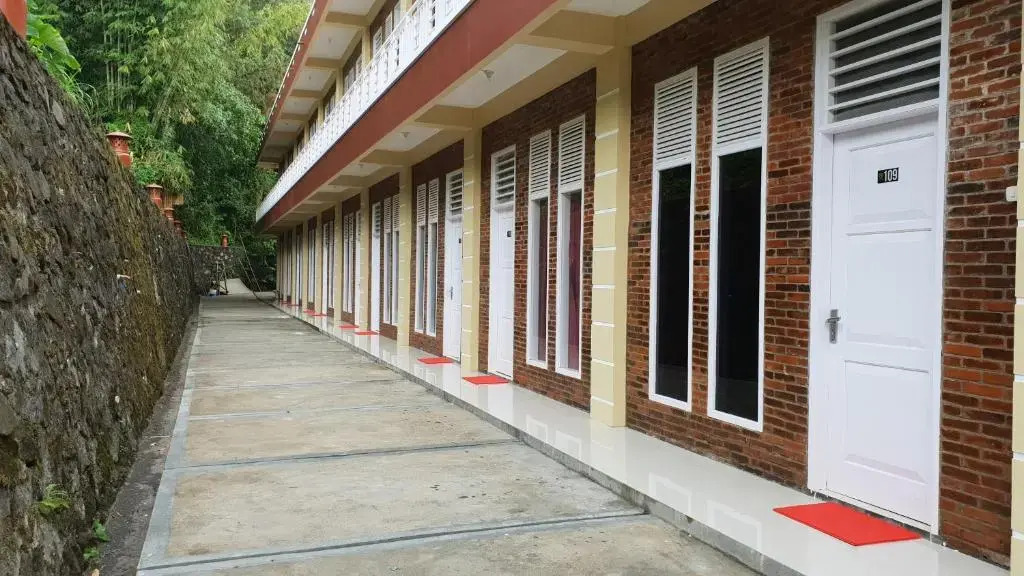 Tulip Inn Tomohon