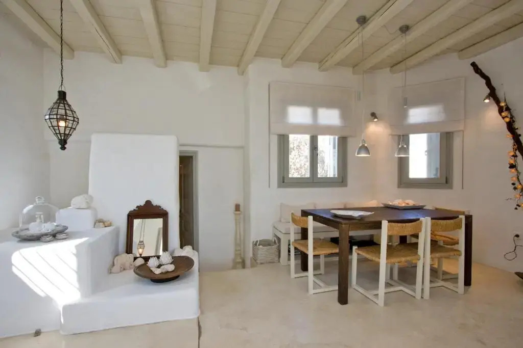 4-bedroom Cycladic Villa with Seaview