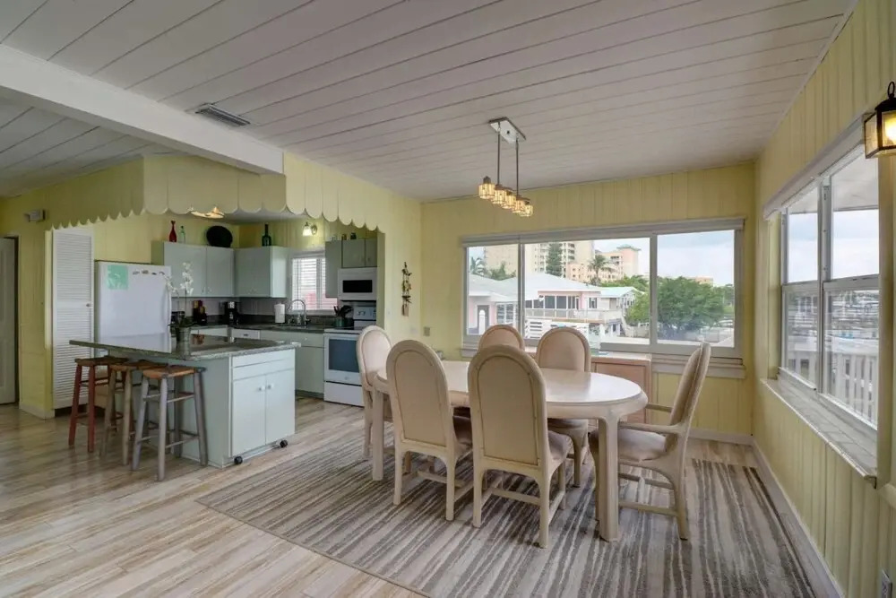 Bayside Bungalow 3 - Beautiful Bay Views