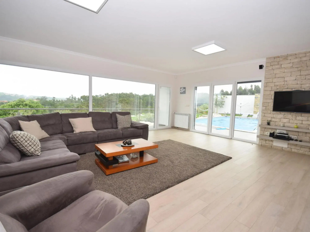 Spacious Villa in Salir de Mato with Private Pool, Terrace