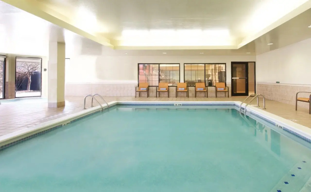 Country Inn & Suites by Radisson, Columbus-Edinburgh