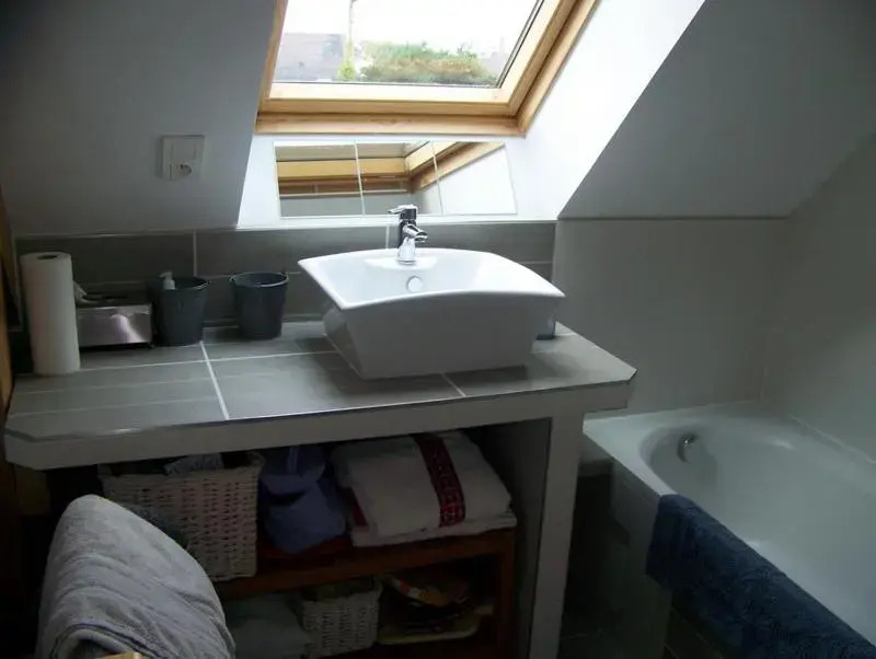 grande chambre lumineuse et spacieuse 22m2