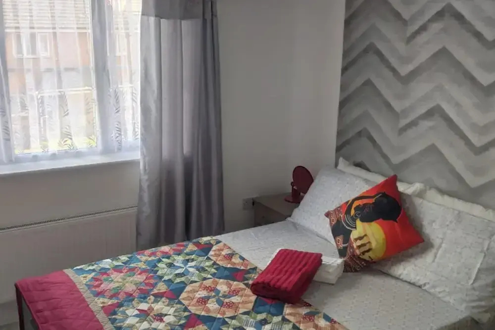 Apartment - Sleeps 5 - Parking - Station Close