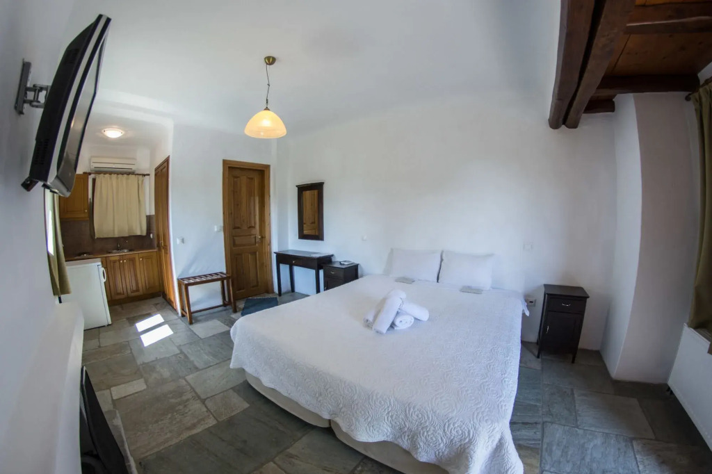 Alkifron Hotel