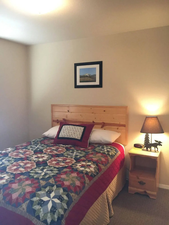 Mountain Landing Suites & RV Park