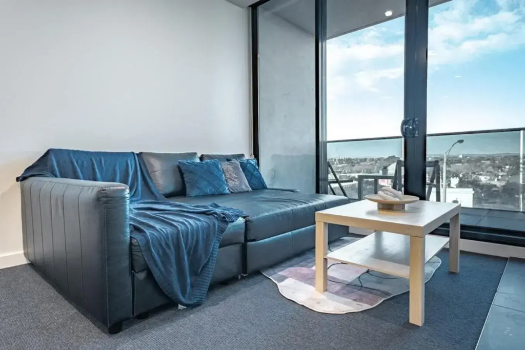 St Kilda 2BR2BA +Balcony +view+workstation+ car